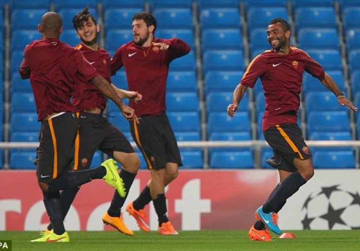 Ashley Cole i Roma sporazumno raskinuli saradnju