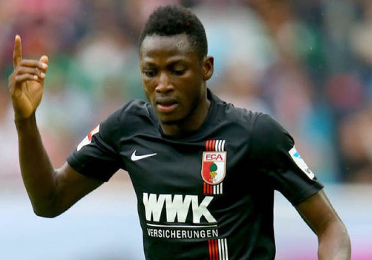 Chelsea i Augsburg se konačno dogovorili, Baba seli u Englesku