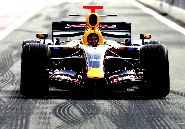 Red Bull: Ferrari i Mercedes su jedine opcije za novi motor