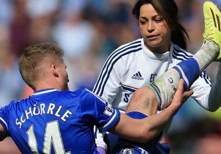 Mourinho udaljio Carneiro jer spava s igračima?