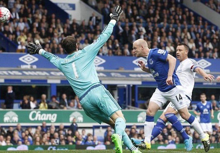 Naismith tri puta savladao Begovića, Chelsea ponovo poražen