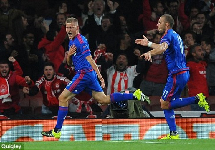 Prvak Grčke potopio Topnike: Nevjerovatan gol Fortounisa iz kornera(VIDEO) 