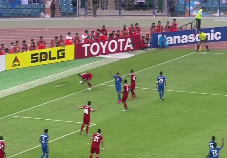 Ovo je vjerovatno NAJBIZARNIJI dosuđeni penal u istoriji fudbala