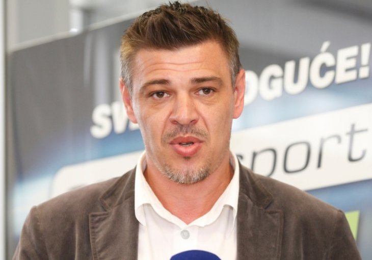 Milošević nakon kamenovanja: 