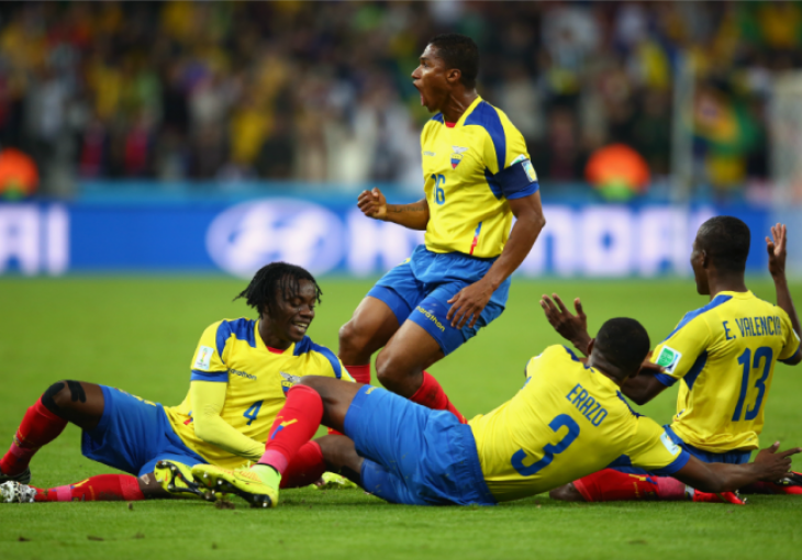 VIDEO: Ekvador i Bolivija meč igrali u 'močvari'