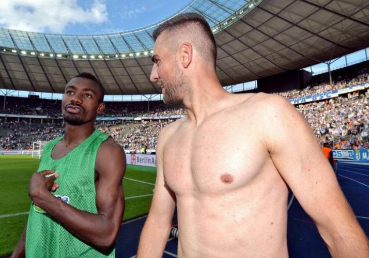 Ibišević zaradio crveni karton u duelu sa Schalkeom