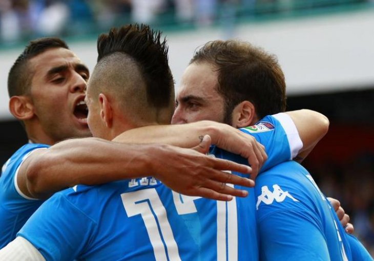 Napoli predvođen Insigneom zasjeo na vrh tabele Serije A