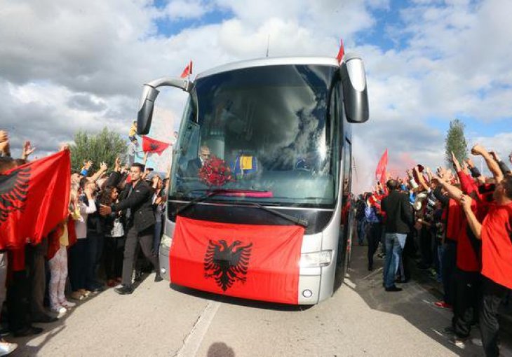 Mediji u Srbiji mole građane da se ne obaziru na utakmicu Albanije i Kosova