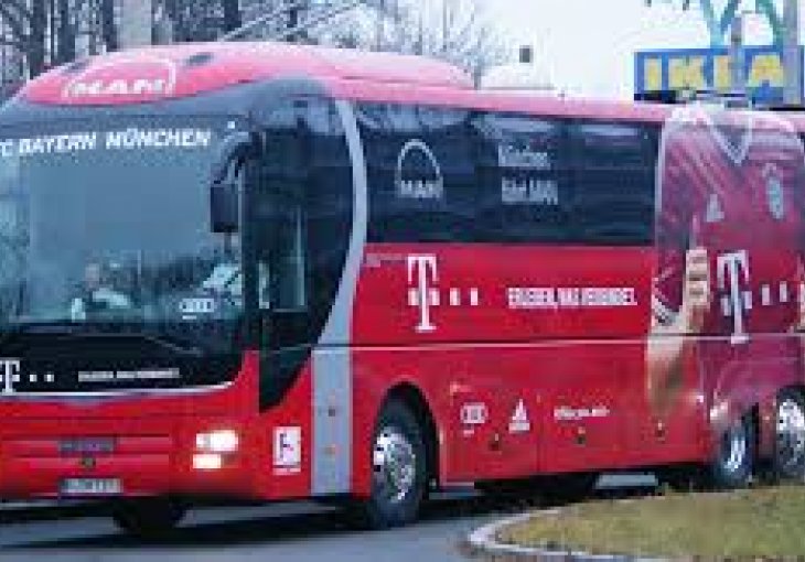 Bayernov autobus u Londonu imao sudar!