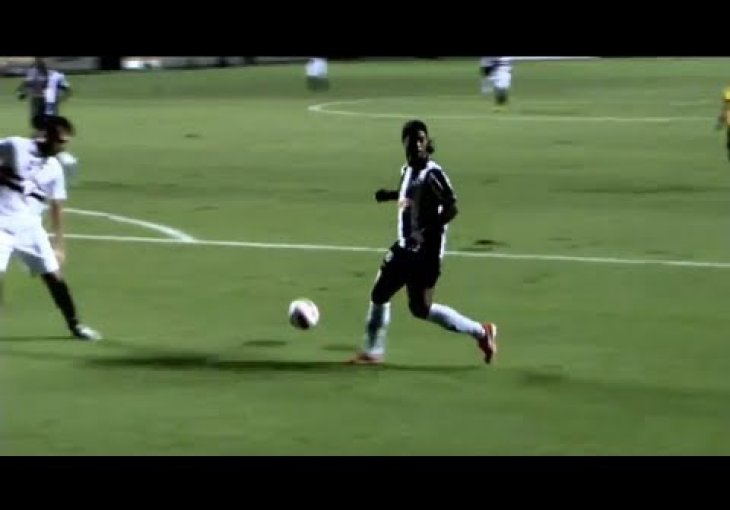 Fantastični Ronaldinho još jednom oduševio svojim 