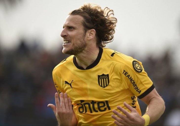 Majstor ostaje majstor: Pogledajte šta je Diego Forlan izveo u 37. godini života