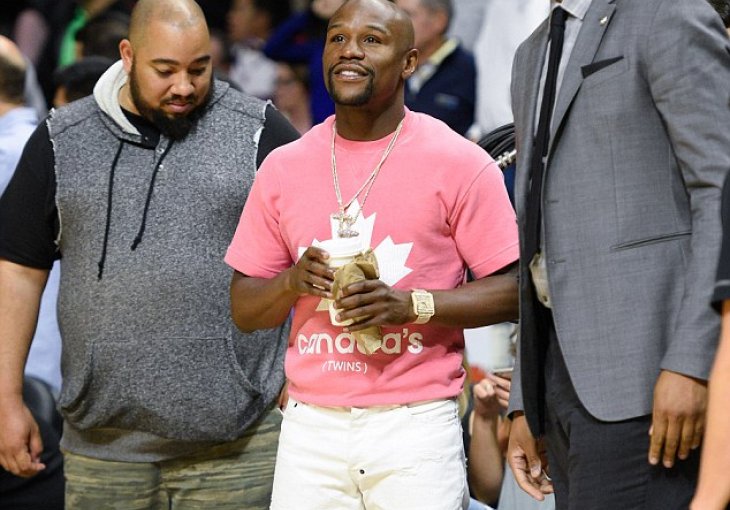 Život Mayweathera: Pogledajte novi automobil koji vrijedi 3.5 miliona dolara