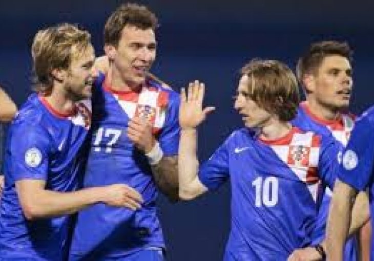HNS izabrao stranu, Rakitić ispred Modrića