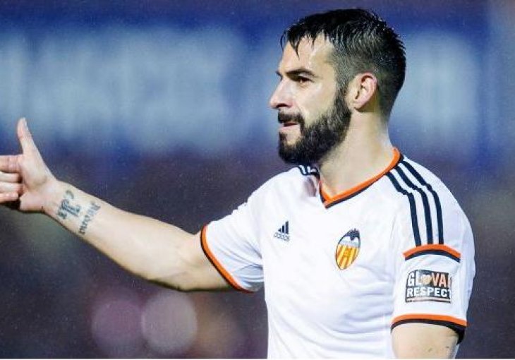 Velika konkurencija u napadu: Negredo napušta Valenciju?