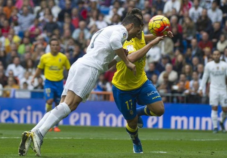 Ronaldo namjerno udara protivnika po nogama