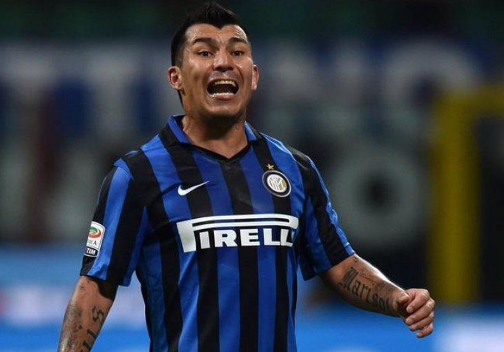 Medel prelijepim udarcem doveo Inter u vodstvo protiv Rome