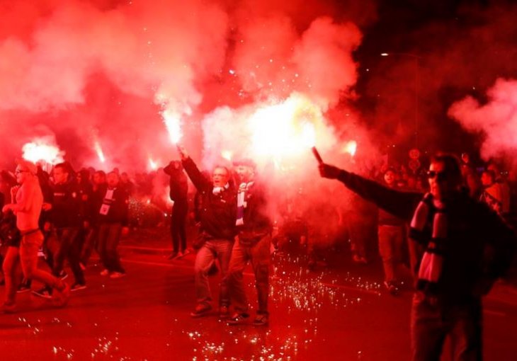 O ovome će se dugo pričati: Pogledajte šta su navijači BiH uradili večeras u Zenici