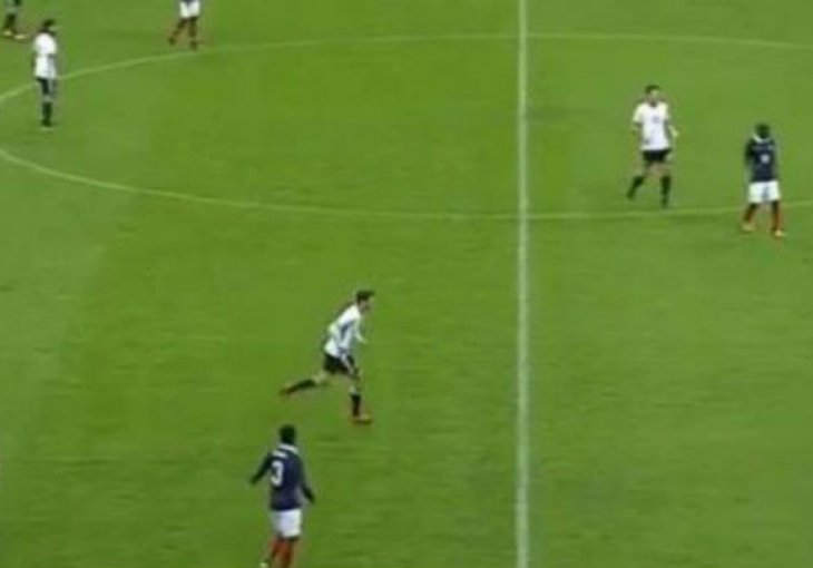Strah i jeza: Pogledajte trenutak kada je Stade de Franceom odjeknula bomba