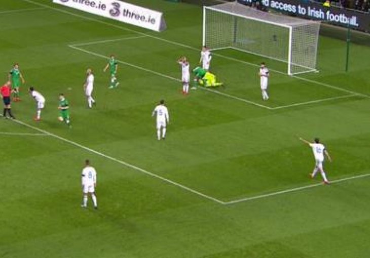 Ovo je sramota: Sudija poklonio gol Ircima