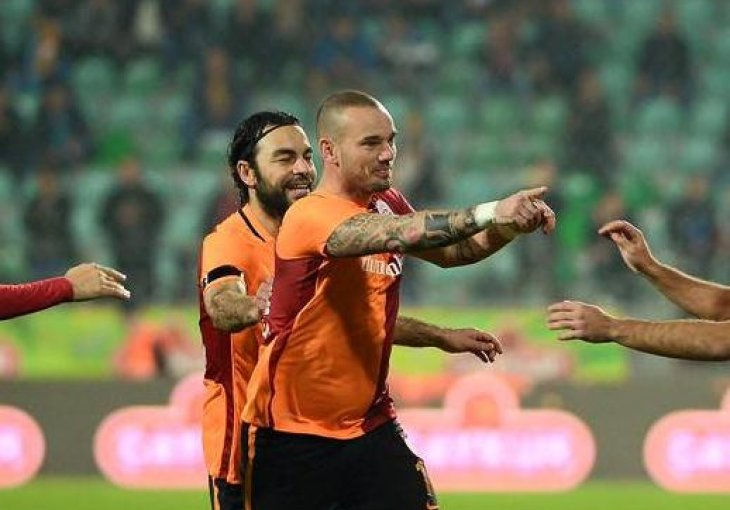 Transfer bomba: Sneijder već na zimu putuje u Premiership!