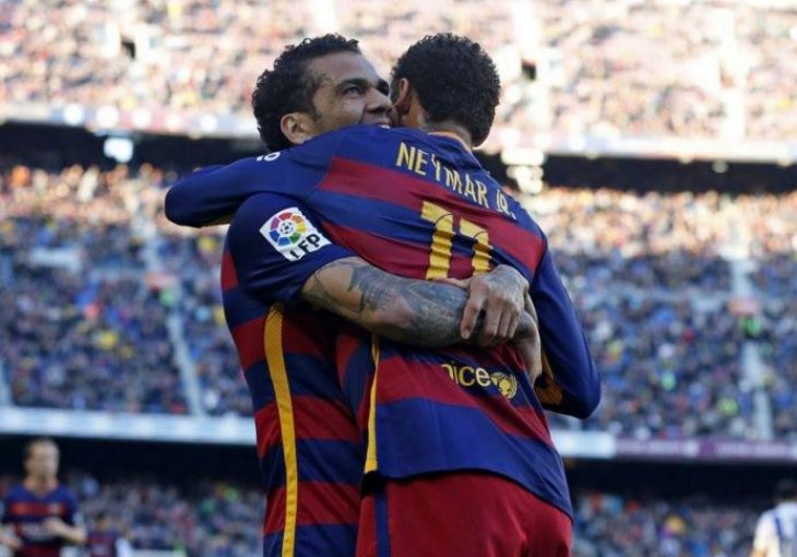 Alves: Prezadovoljan sam pobjedom, Neymar je brutalan!