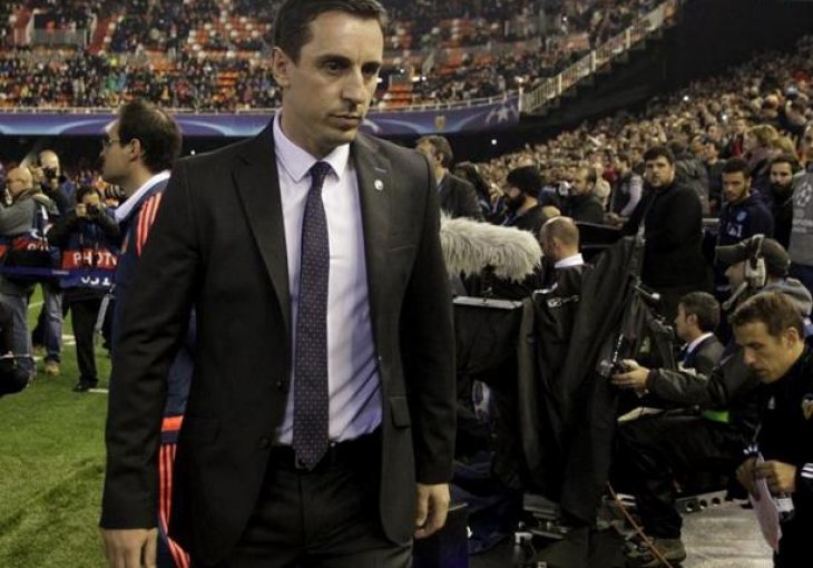 Wenger: Neville treba da nastavi s onim što radi