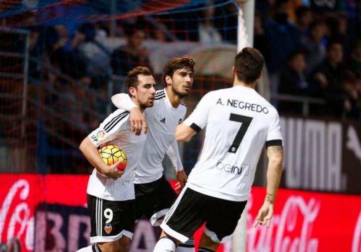Neville debitovao na klupi Šišmiša, Eibar i Valencija remizirali