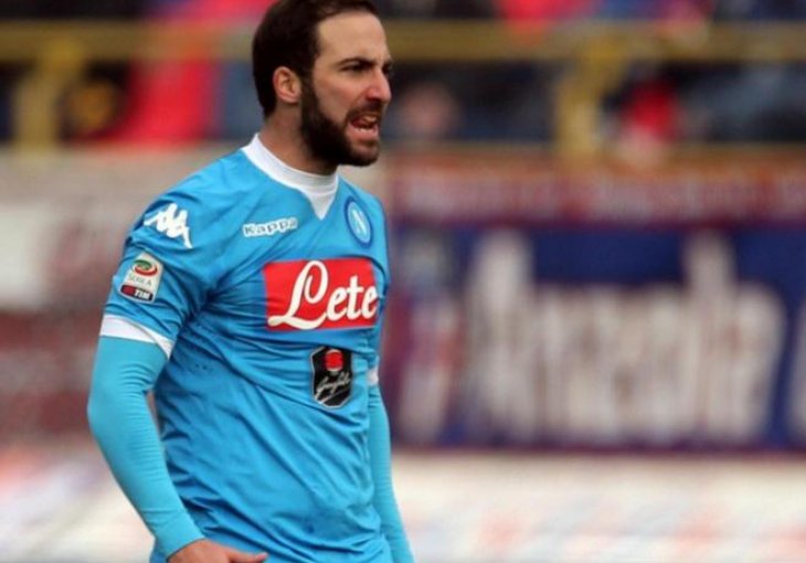 Napoli pokazao snagu: Tri gola u mreži Verone na San Paolu