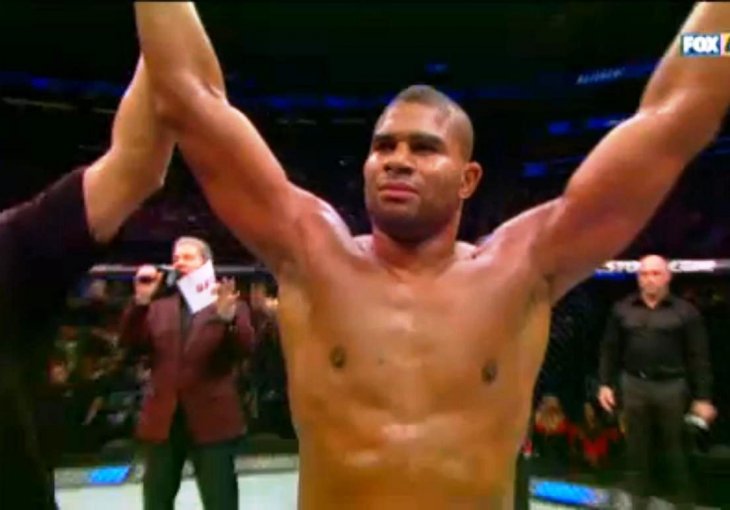 Strašan nokaut: Overeem srušio Dos Santosa
