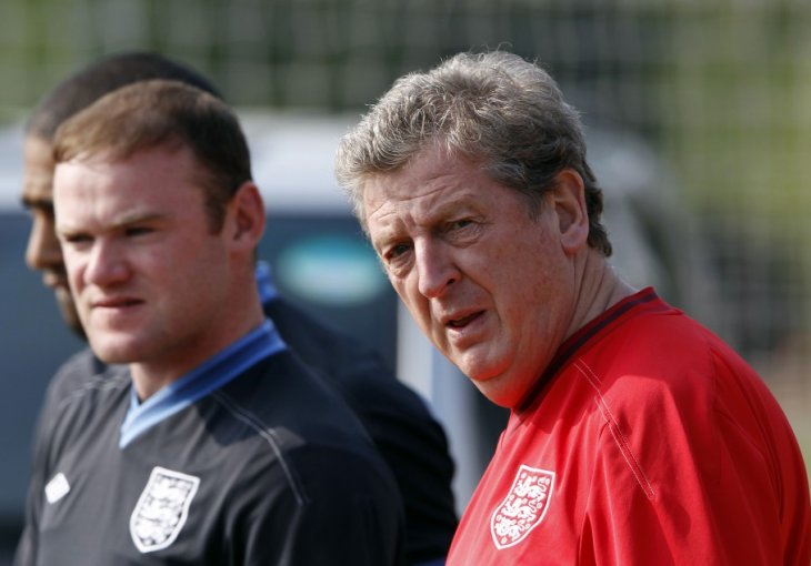 Hodgson: Na Rooneyju je veliki pritisak, najvažnije je da postiže golove