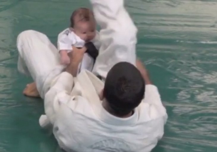 Rener Gracie prakticira BJJ s tromjesečnim sinom
