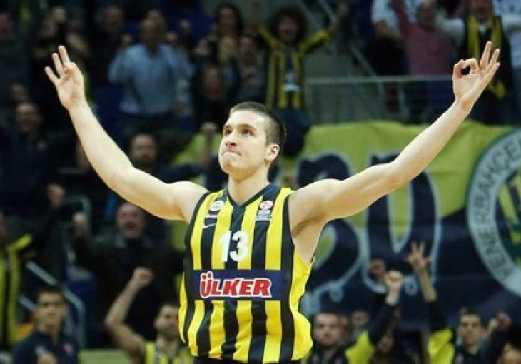 Bogdanović sa pola terena donio pobjedu Fenerbahceu