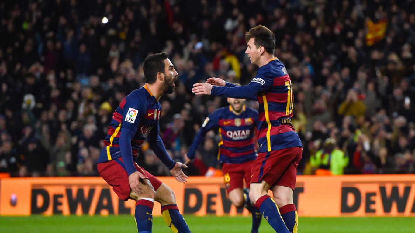 arda-turan-lionel-messi-barcelona-3396276