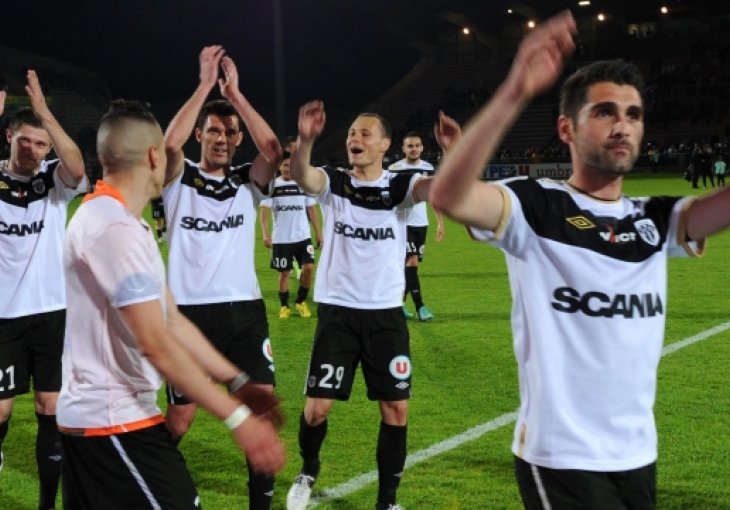 Angers očitao lekciju Monacu