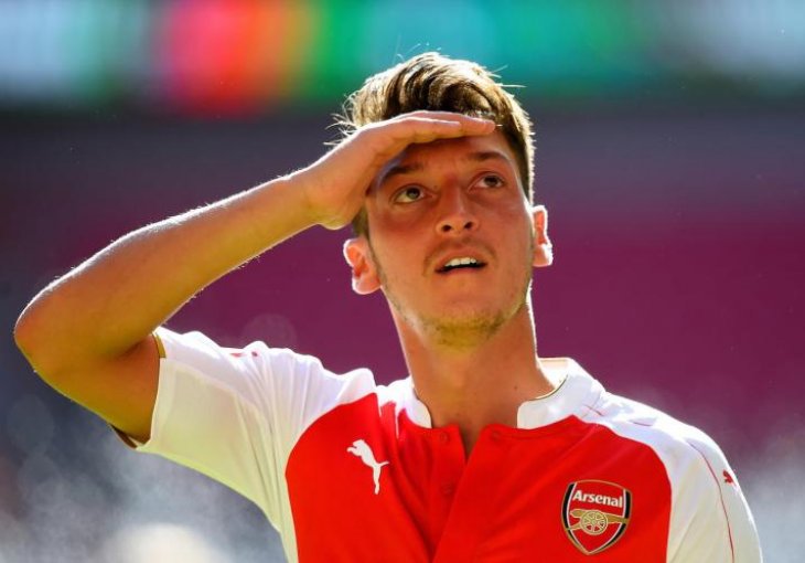 Arsenal bez Ozila na Stoke City
