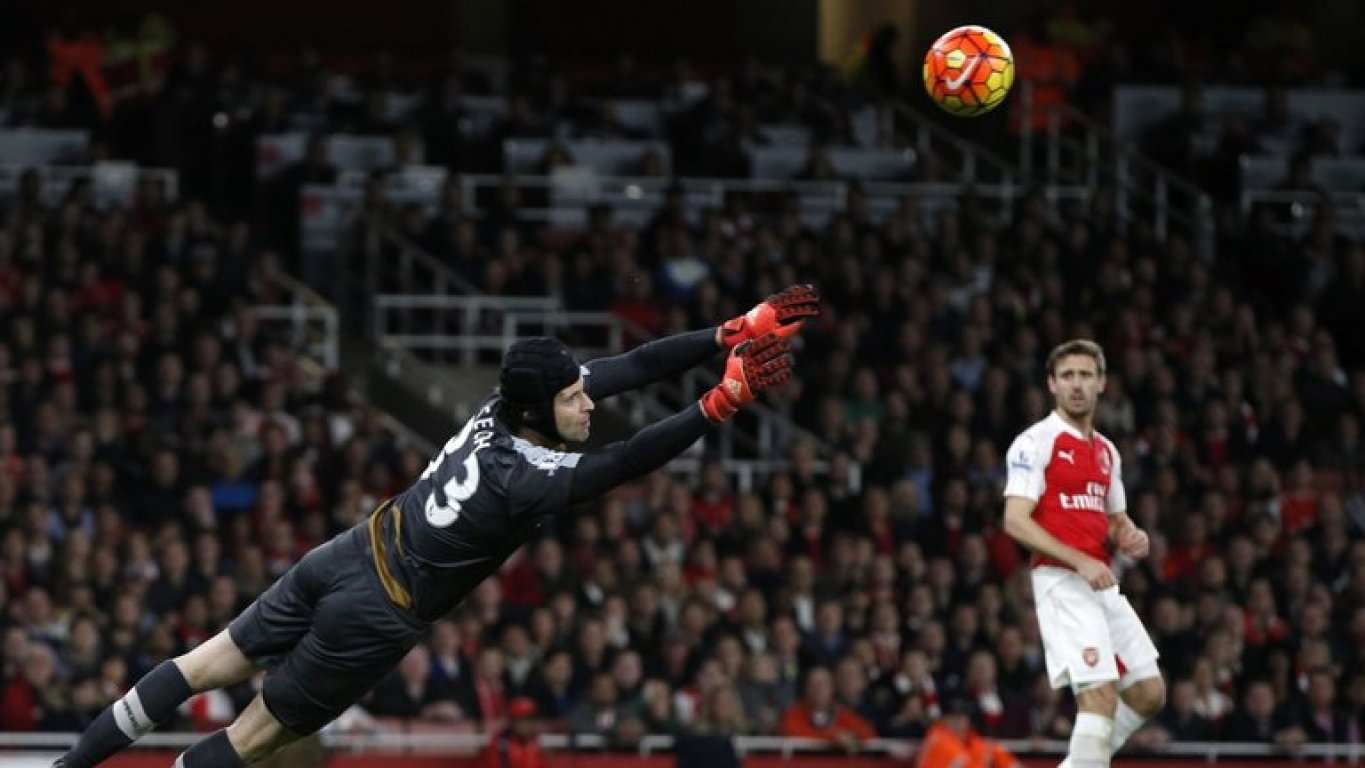 petr-cech-save-arsenal-3374405