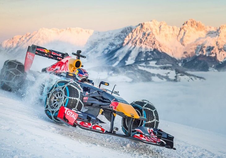 Kakav šou u Kitzbuhelu: Provozao bolid Formule 1 na skijaškoj stazi