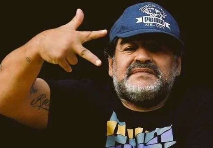 Ma je li to John Travolta? Ma ne, to je Diego Armando Maradona!