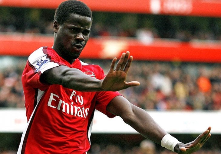 Emmanuel Eboue želi da se vrati na Emirates