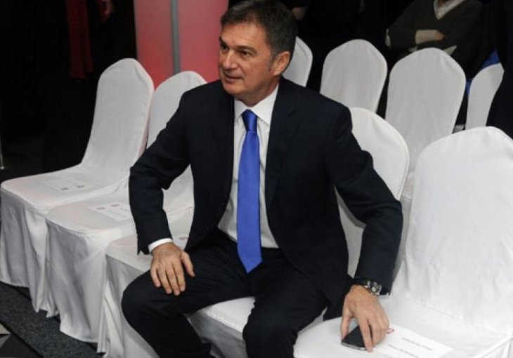 Ljubiša Tumbaković preuzeo fudbalsku reprezentaciju Crne Gore