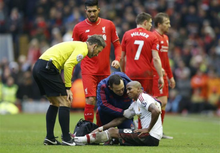 Ashley Young bi se mogao vratiti ranije nego očekivano?