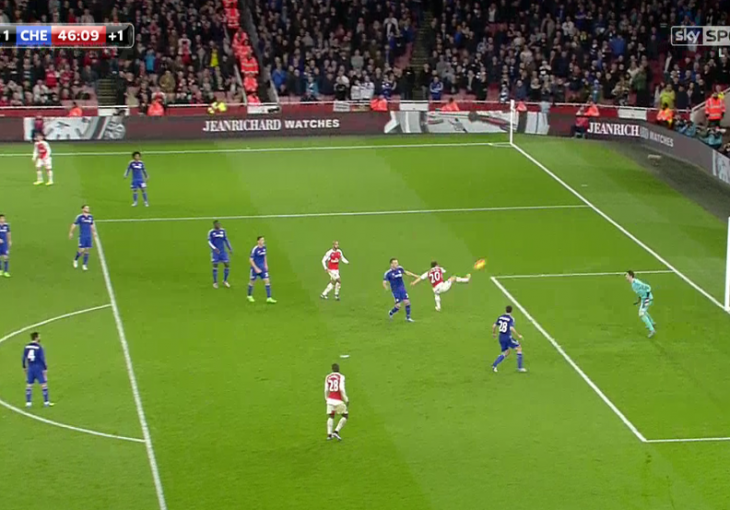 Flamini se obrukao: Pokušaj 'kung-fu' udarca