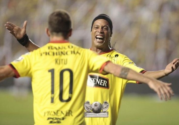 Ronaldinho odigrao utakmicu za Barcelonu, navijači oduševljeni