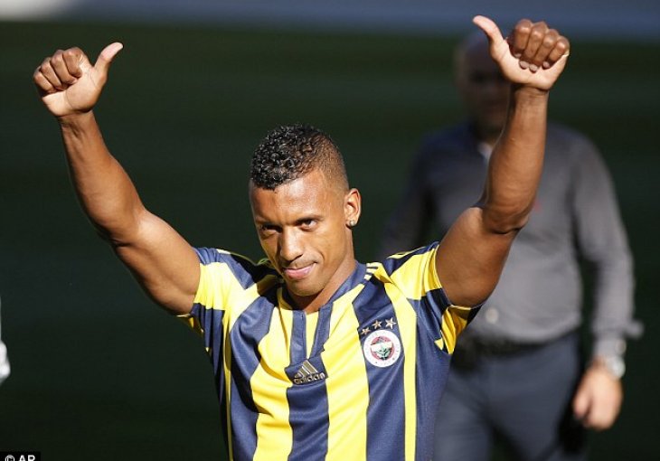 Nanija žena ostavila zbog Fenerbahcea