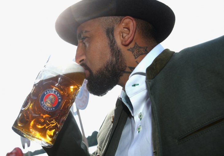 Vidal dolazi na treninge Bayerna pod uticajem alkohola?