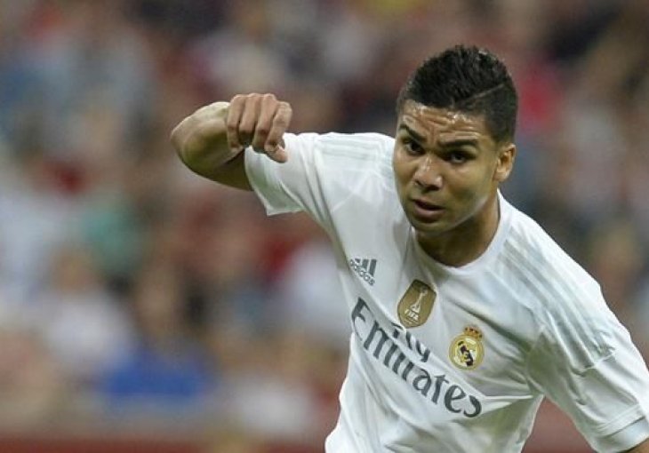 Casemiro usljed slabe minutaže plače za odlaskom Rafe Beniteza