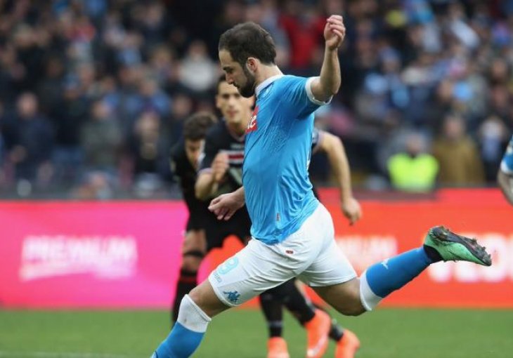 Chelsea spremio ogromnih 50 miliona za napadača Napolija