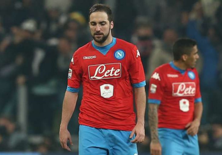 Unatoč porazu: Igrače Napolija dočekalo 3000 navijača