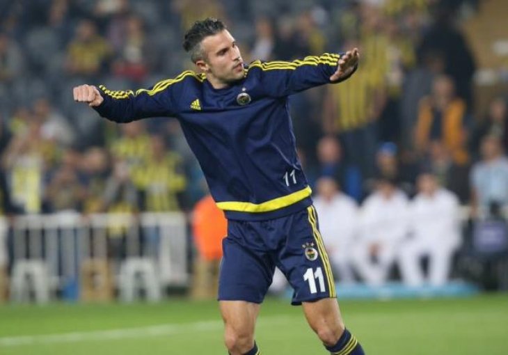 Van Persie se ispromašivao, a potom mu nije bilo jasno zašto je zamijenjen