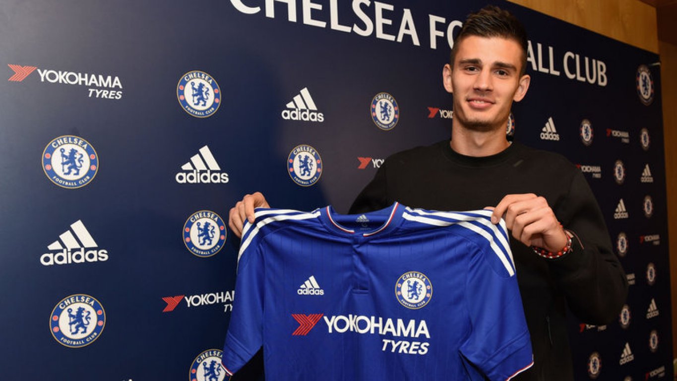 matt-miazga-chelsea-premier-league-signing-transfer-press-3407891